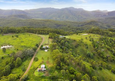 places to stay in the scenic rim