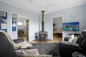 scenic rim accommodation with fireplace
